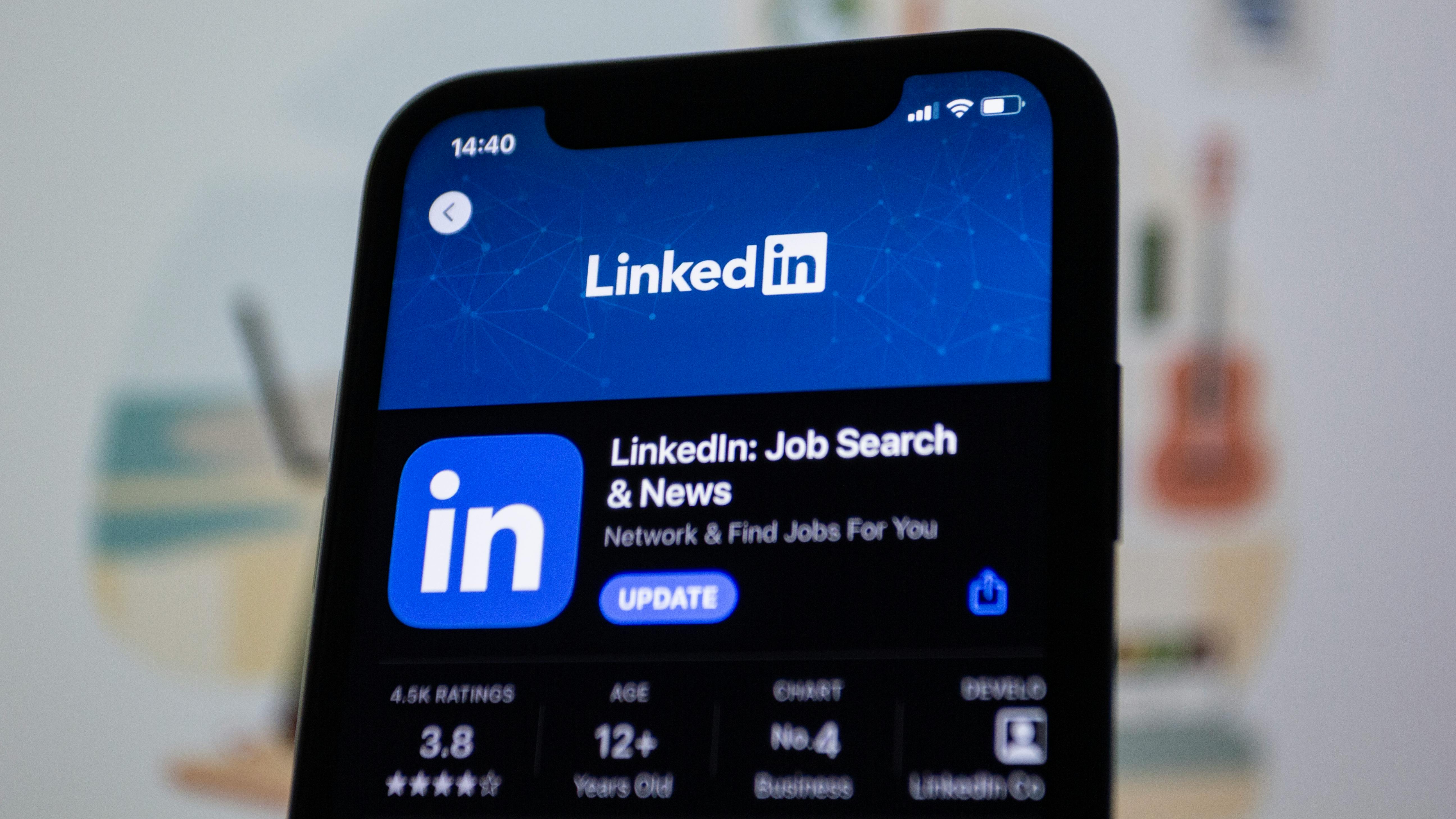 Automate Your Job Search: Scraping 400+ LinkedIn Jobs with Python